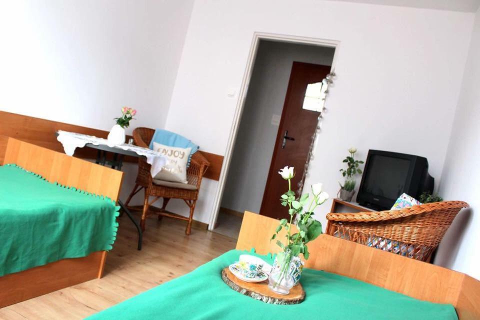 Pokoje Agroturystyczne U Hani Ostrzyce Exterior foto